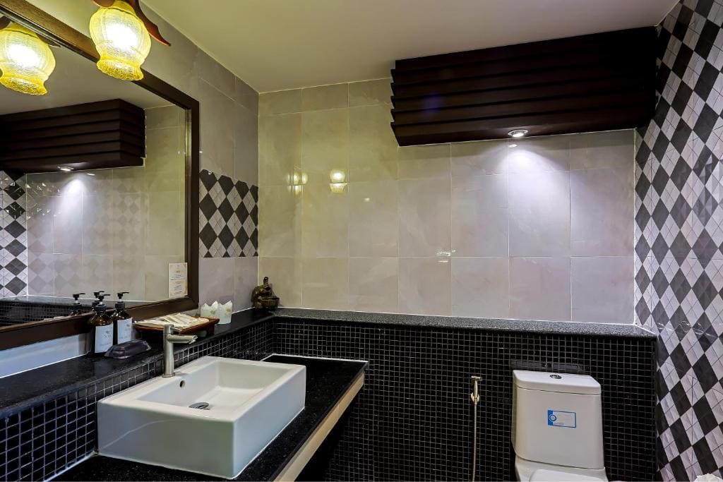 Deluxe Hillside Twin Room room - Image 1