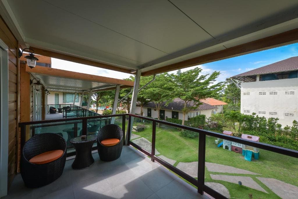 Superior Double Room with Garden View room - Image 2