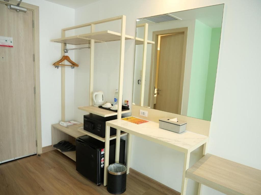 Deluxe Double or Twin Room with Spa Bath room - Image 2