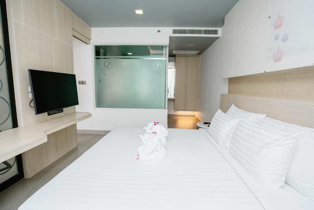 Suite + Free access to Sauna Room room - Image 1