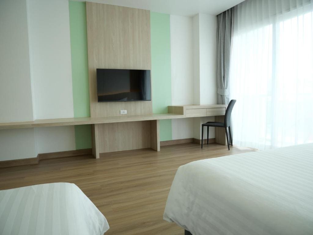 Deluxe Triple Room room - Image 3