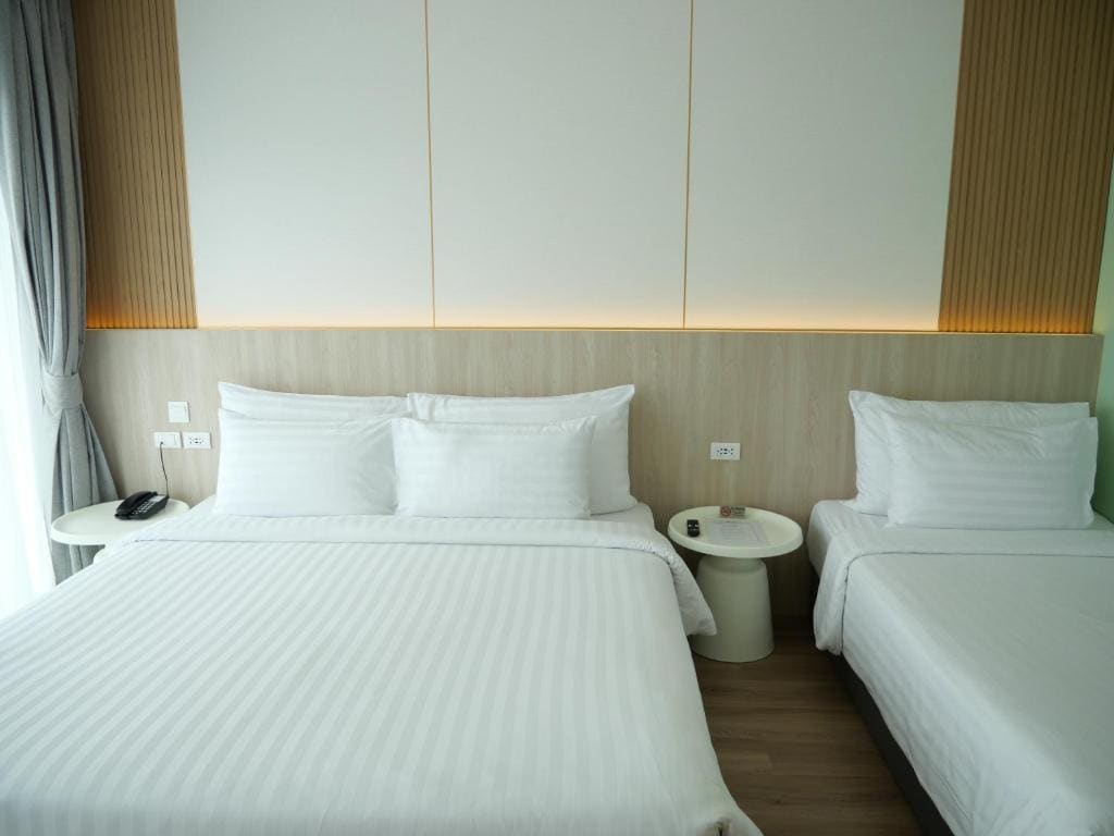 Deluxe Triple Room room - Image 2