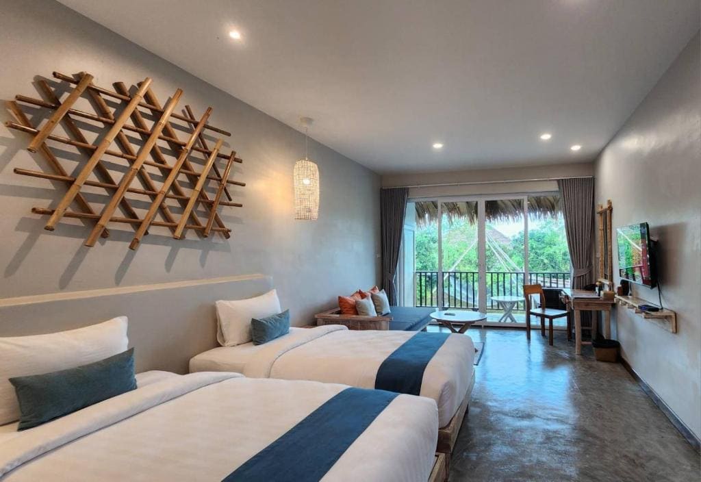 Deluxe Double or Twin Room with Spa Bath room - Image 1