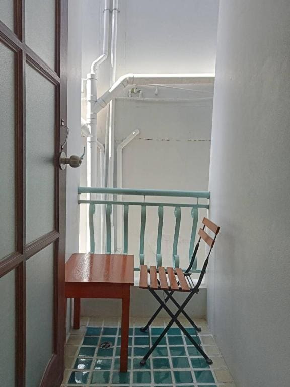 Standard King Room with Balcony room - Image 3