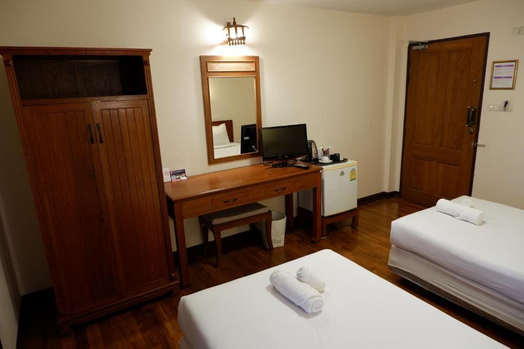Standard King Room Pool View with Balcony room - Image 2