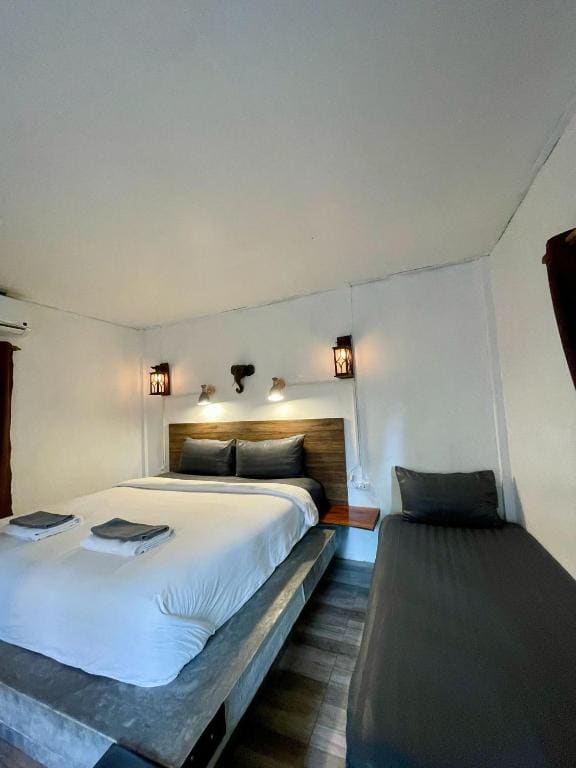 Double or Twin Room with Garden View room - Image 3