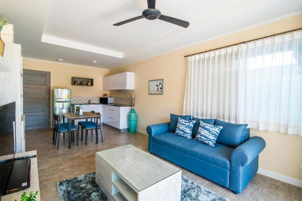 Apartment with Pool View room - Image 3