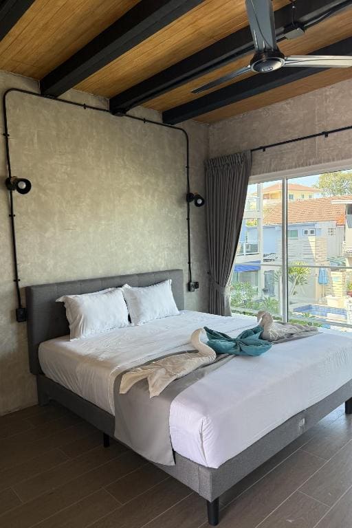 Deluxe Room room - Image 1