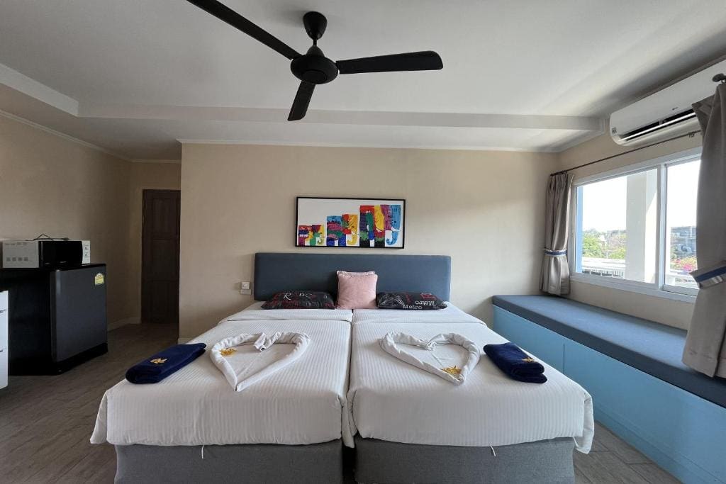 Deluxe Studio room - Image 3