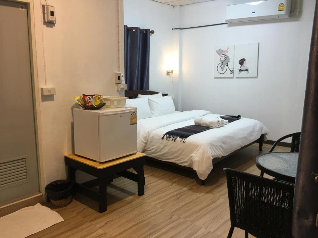 Family Room room - Image 2