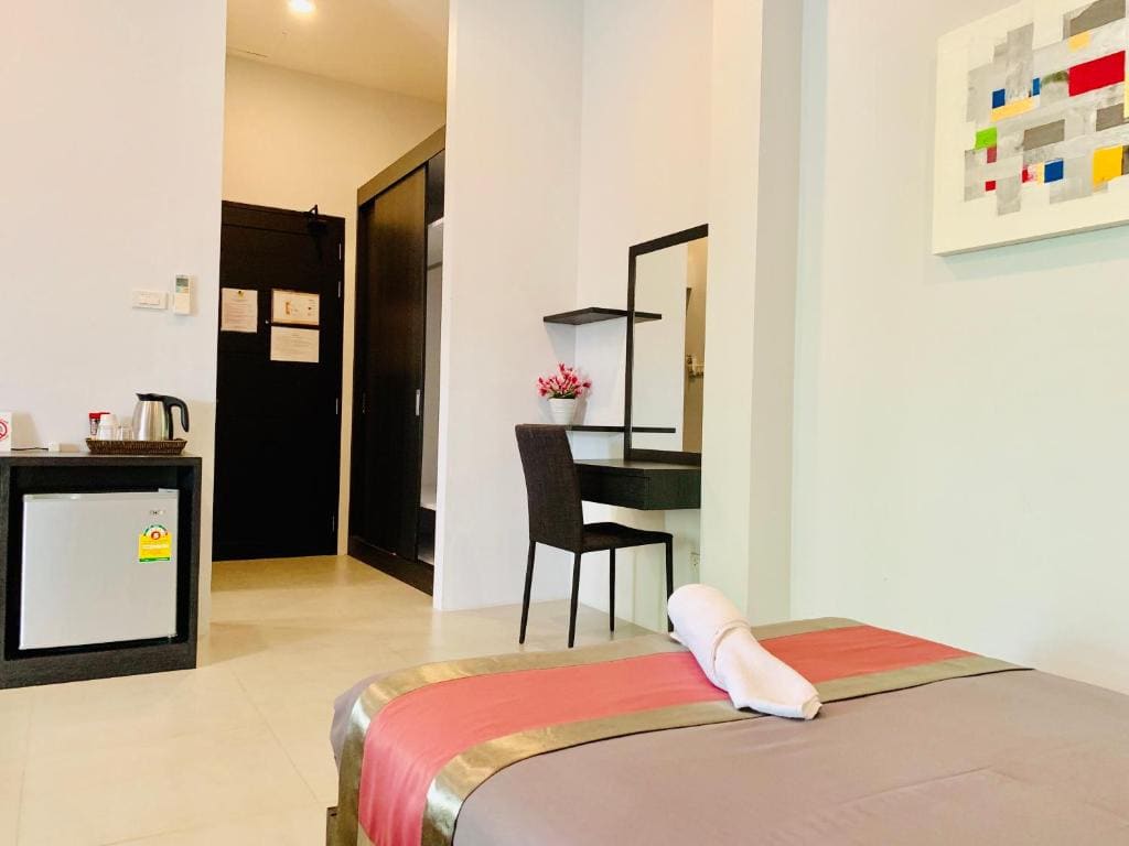 Deluxe Triple Room room - Image 2