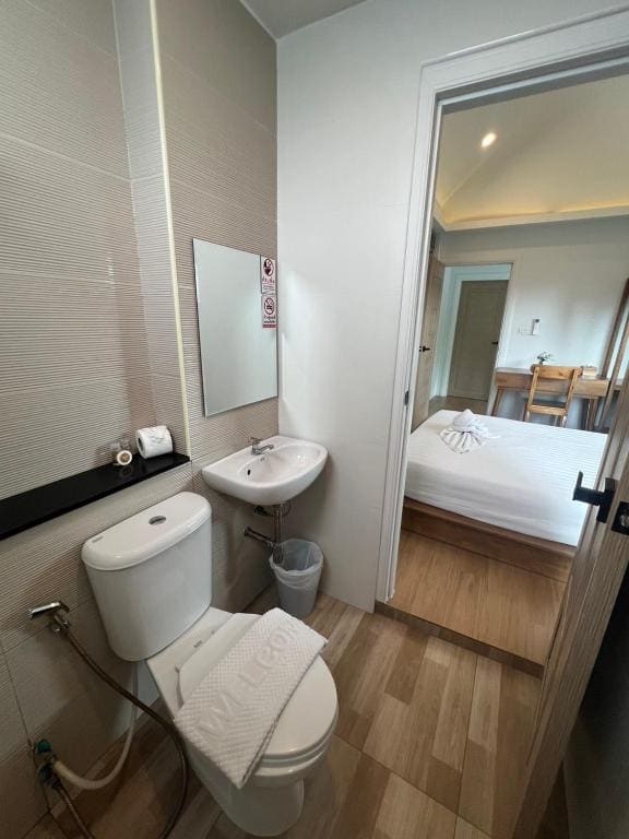Double Room with Balcony room - Image 1