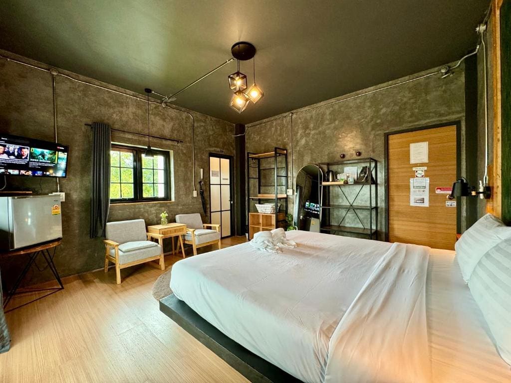 Deluxe Double Room with Mountain View room - Image 2