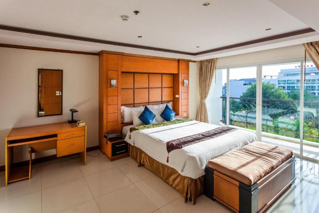 One-Bedroom Apartment room - Image 2