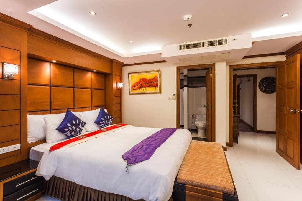 One-Bedroom Apartment room - Image 3