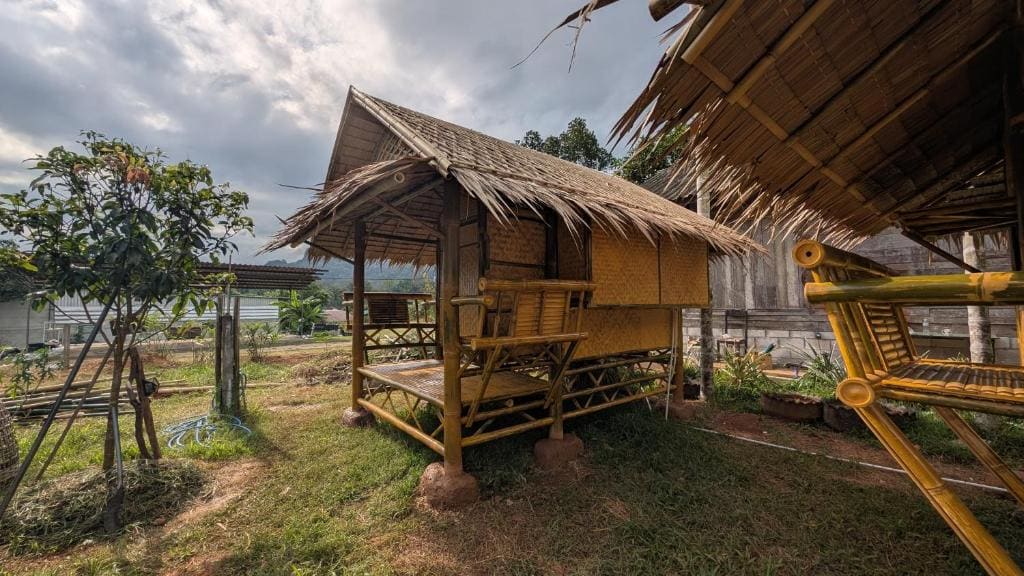 Bungalow with Fan room - Image 1
