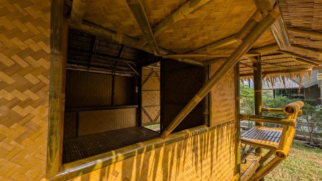 Bungalow with Fan room - Image 2