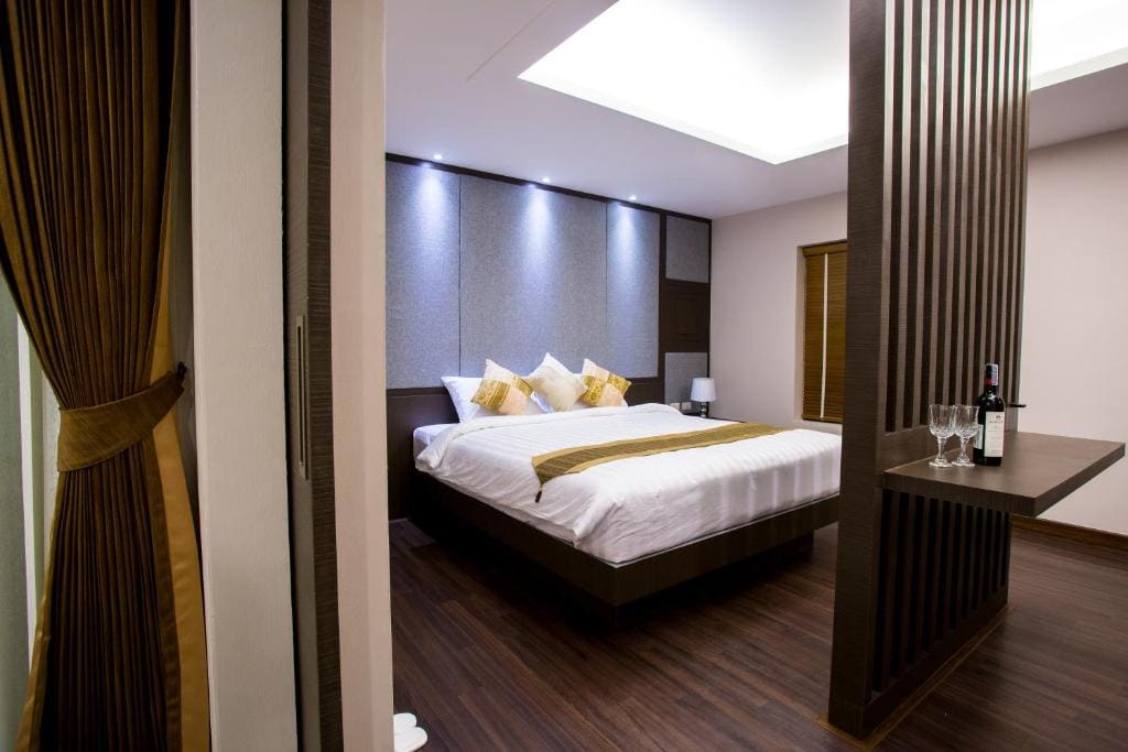 Executive Suite room - Image 3