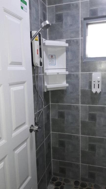Family Room room - Image 3
