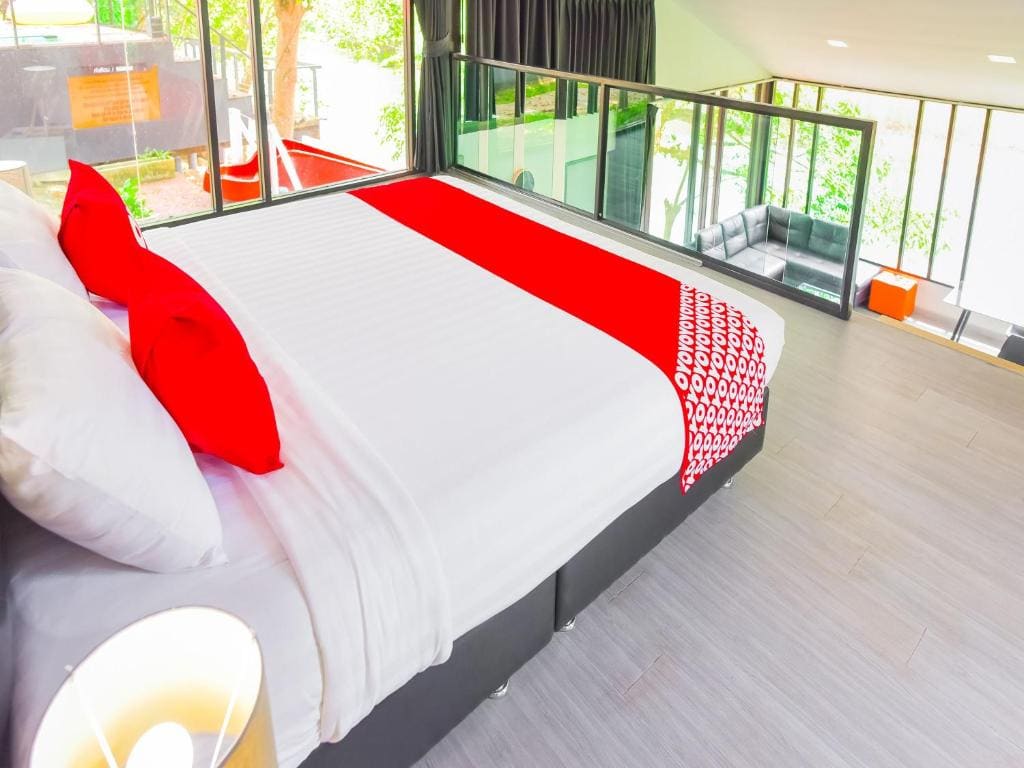 One-Bedroom Suite room - Image 2