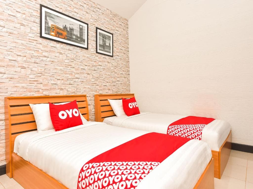 Superior Twin Room room - Image 3