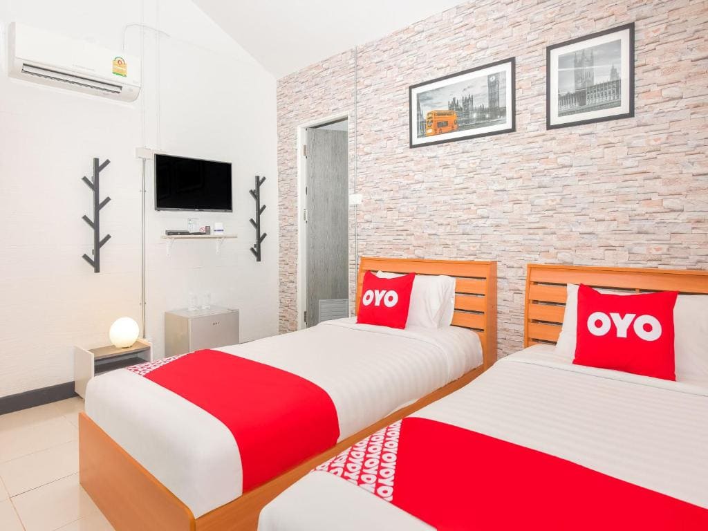 Superior Twin Room room - Image 2