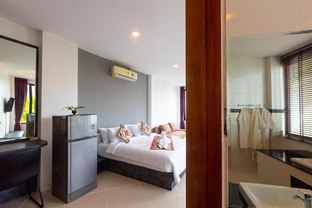 Suite with Sea View room - Image 1