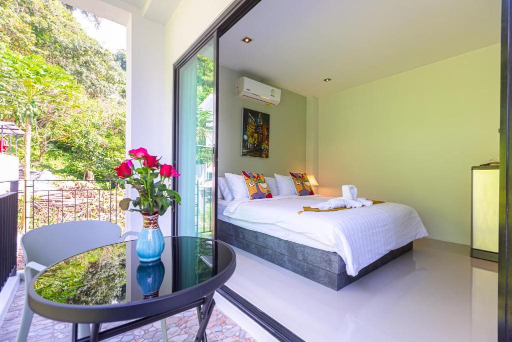 Double Room with Mountain View room - Image 3