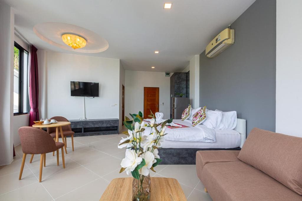 Suite with Sea View room - Image 3