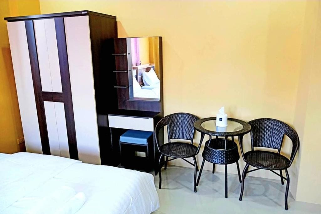 Twin Room with Balcony room - Image 2