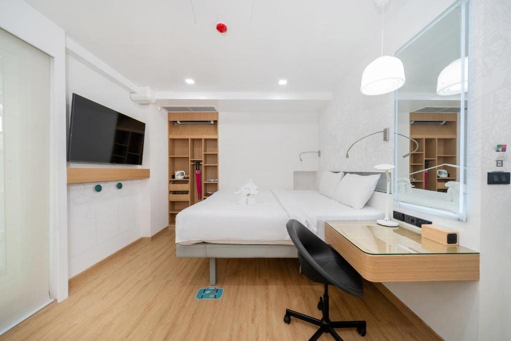 Deluxe Double Room room - Image 3