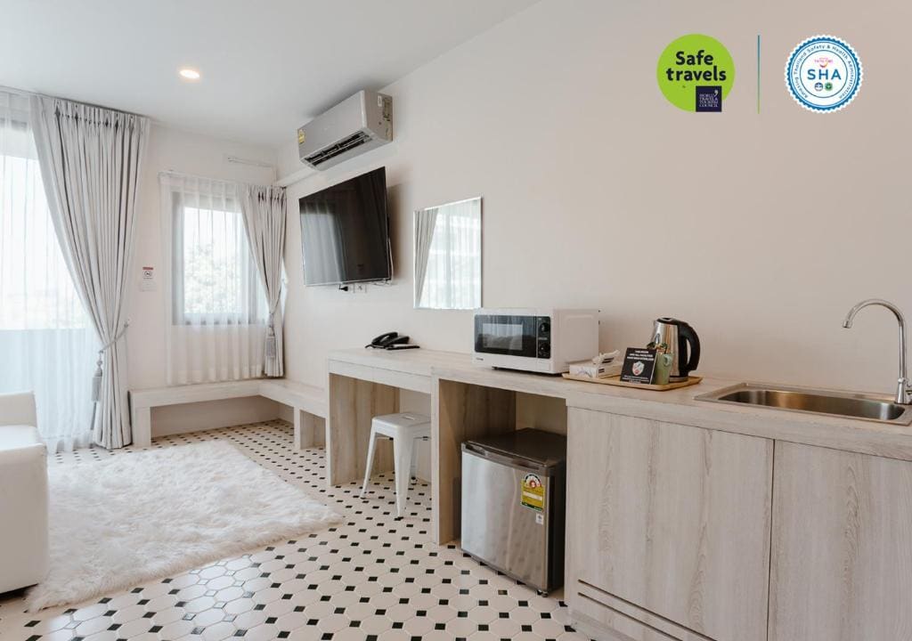 Deluxe City View room - Image 2