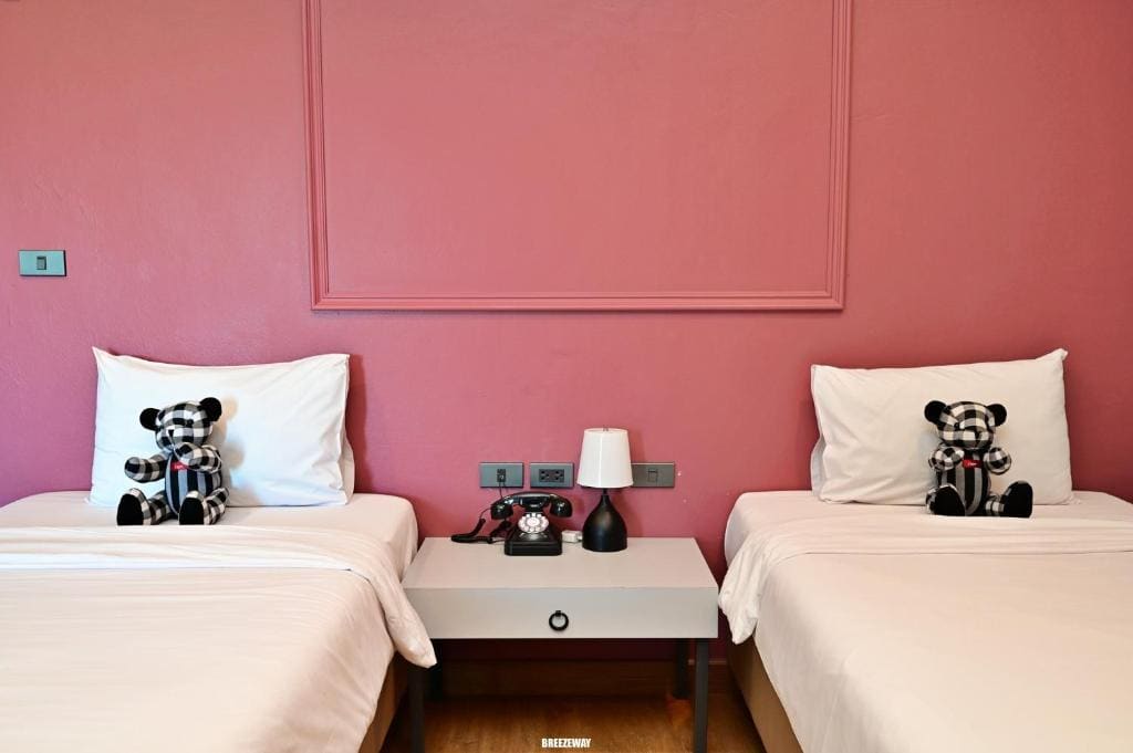 Standard Twin Room room - Image 3