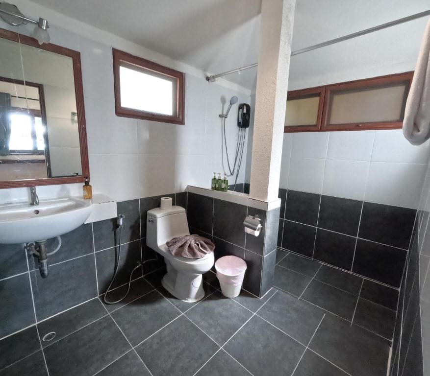 Superior Bungalow room - Image 2