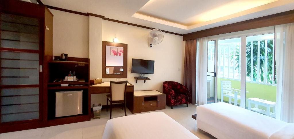Twin Room with Balcony room - Image 1