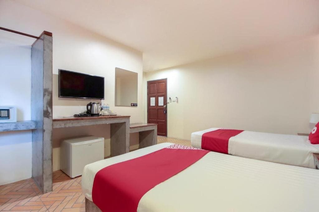 Double Room with Balcony room - Image 2
