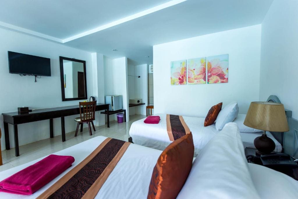 Deluxe Double Room with Balcony room - Image 1