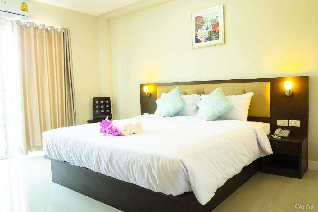 Standard Double Room with Balcony room - Image 3