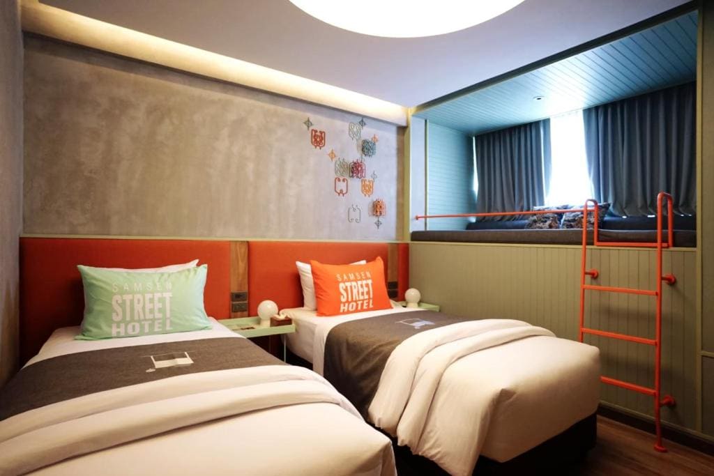 Deluxe with Pool View room - Image 3