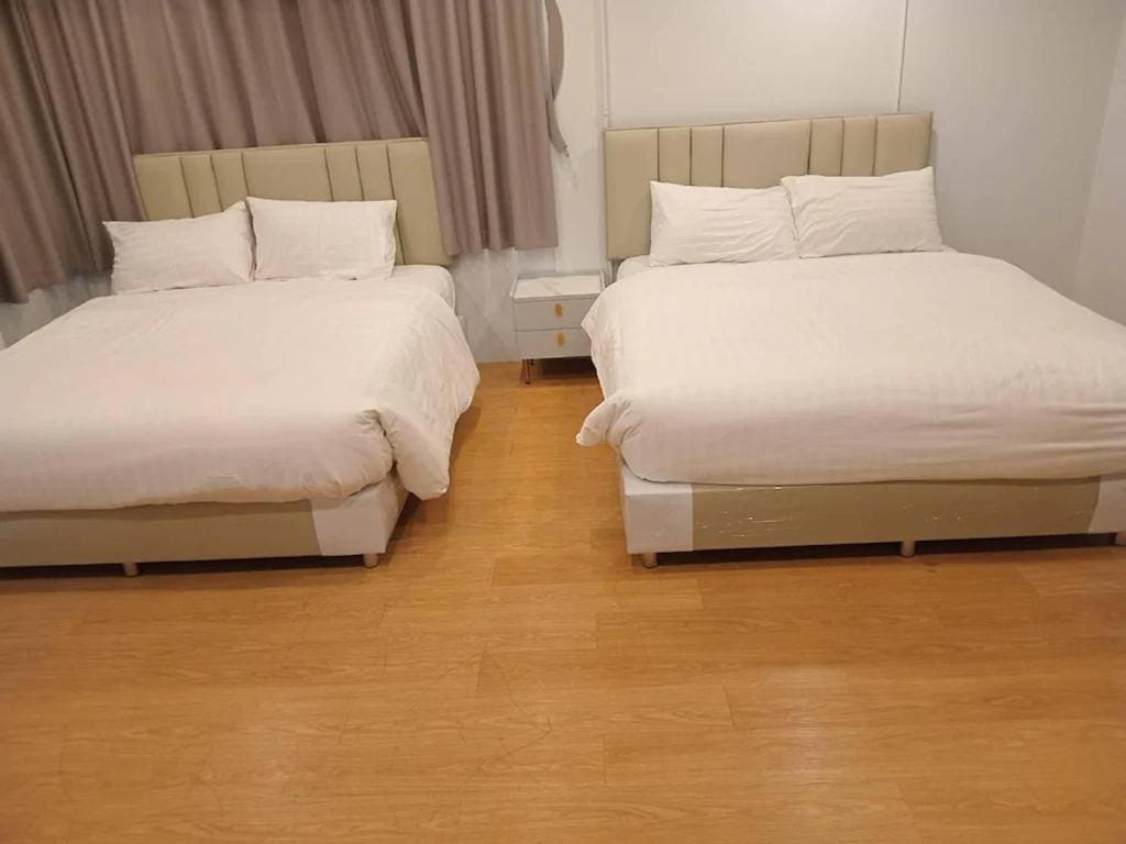 Deluxe Family Room room - Image 1