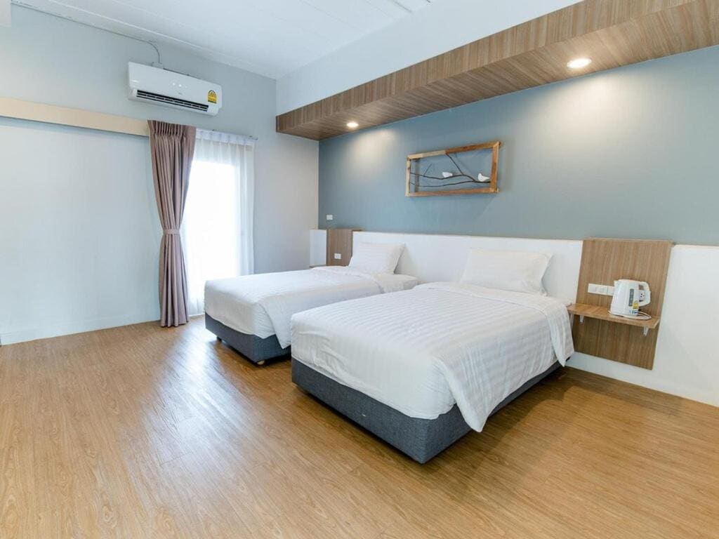 Deluxe Twin Room room - Image 1