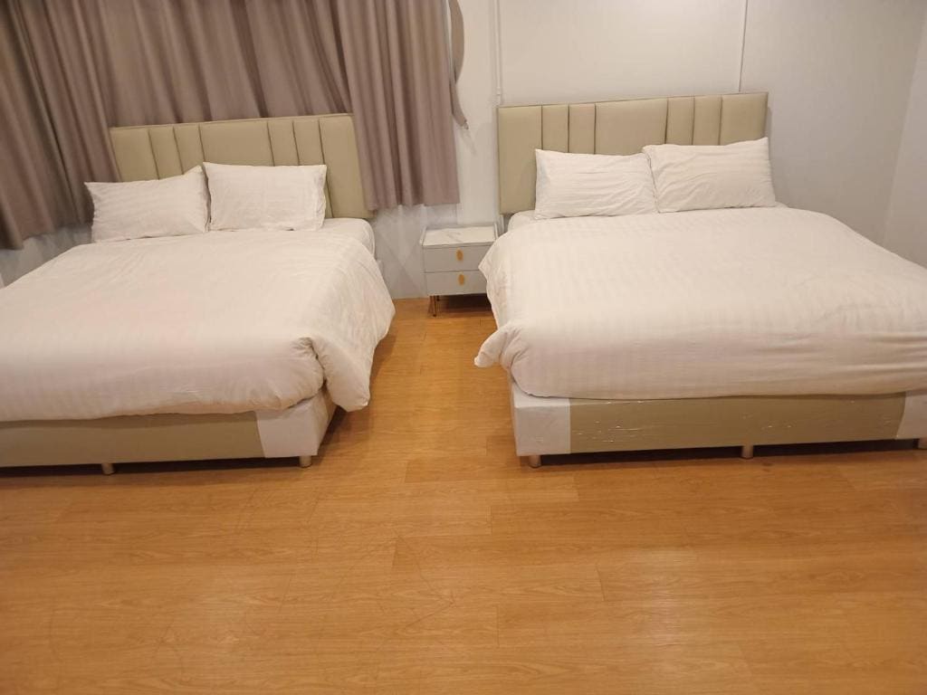 Standard Family Room room - Image 2