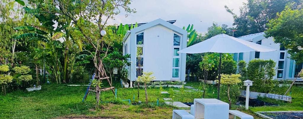 Double Room with Garden View room - Image 2