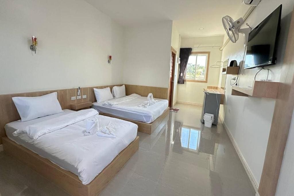Deluxe Room room - Image 3