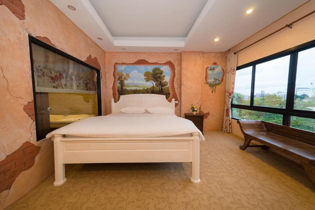Suite room - Image 1