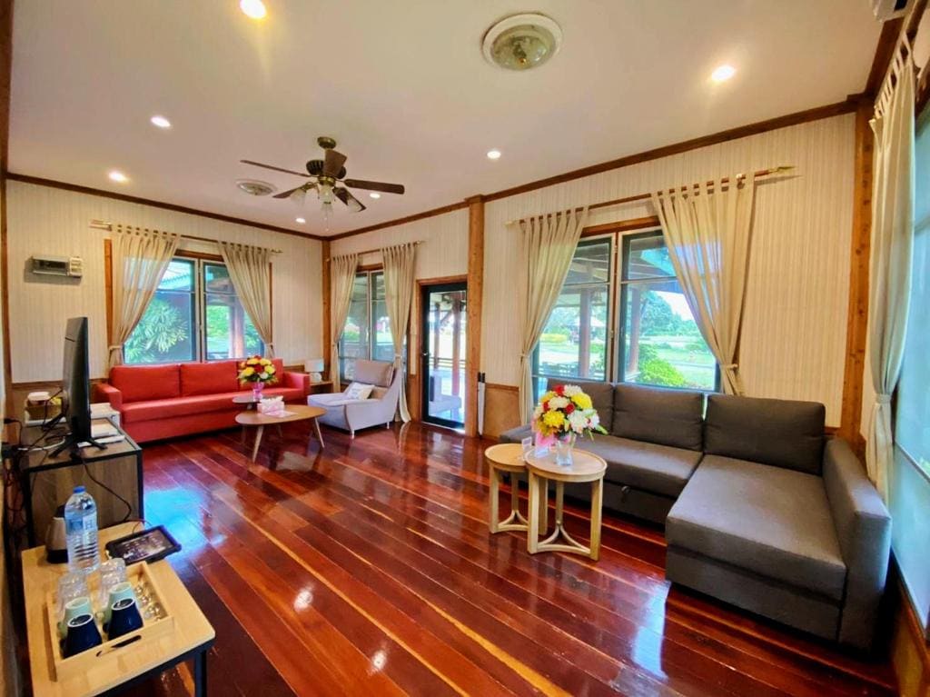 Quadruple Room with Mountain View room - Image 3