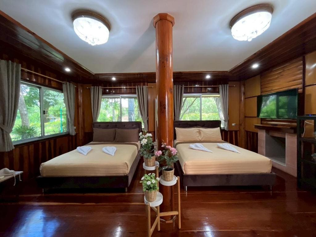 Premium Quadruple Room room - Image 1