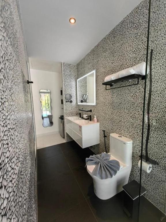 Villa with Private Pool room - Image 3