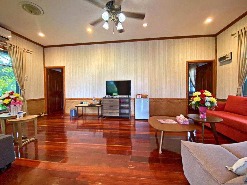 Quadruple Room with Mountain View room - Image 2