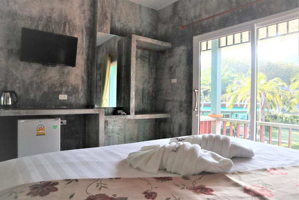 Double Room with Mountain View room - Image 2